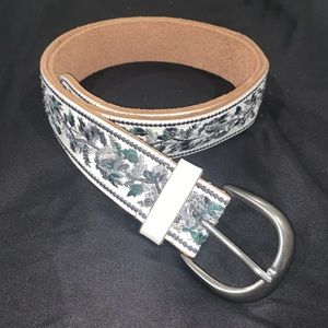 Lucky Brand Embroided Leather Belt Medium